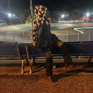 FREE if purchased with any of my closet items 
Faux Fur leg warmers